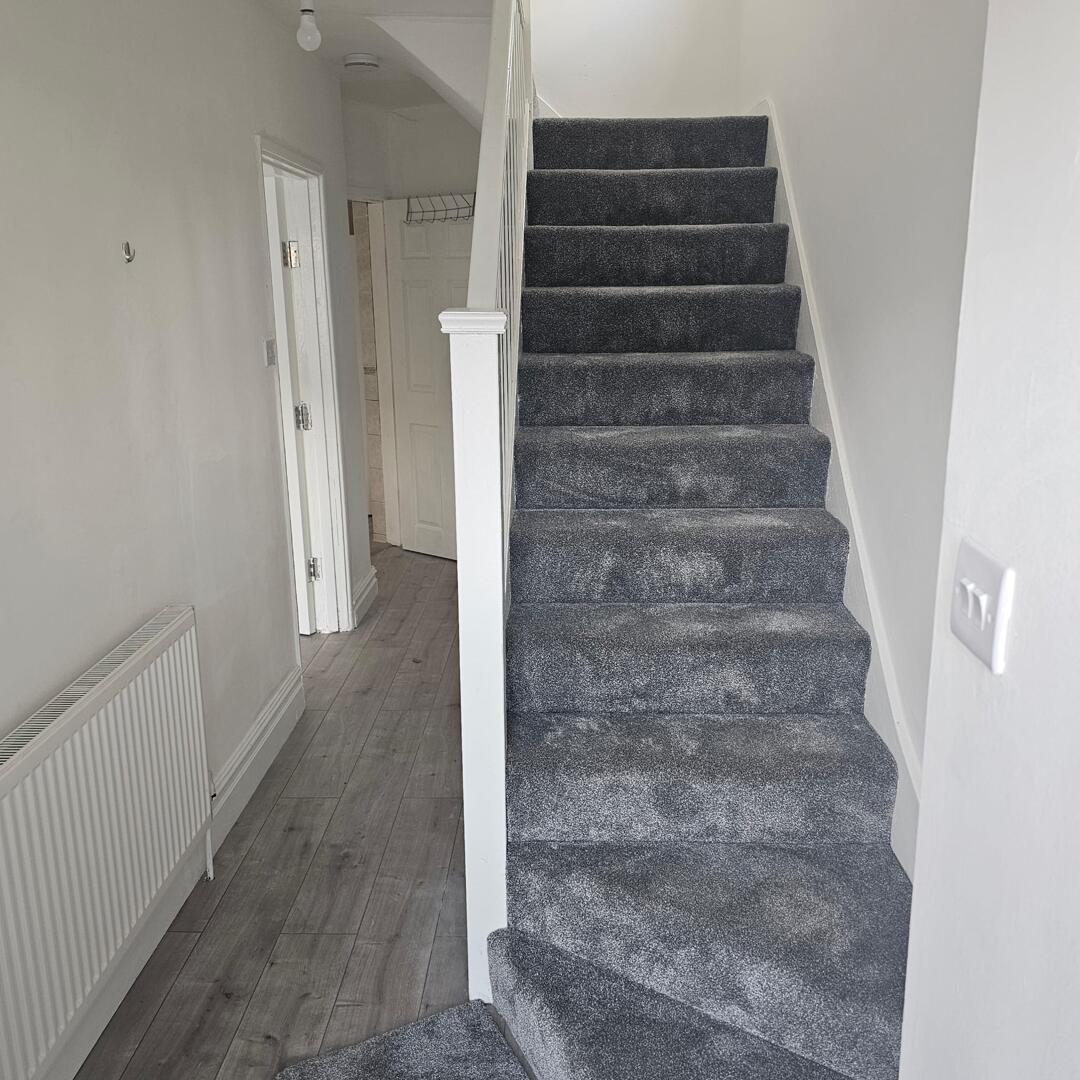 3 bed property in Porters Avenue, Dagenham